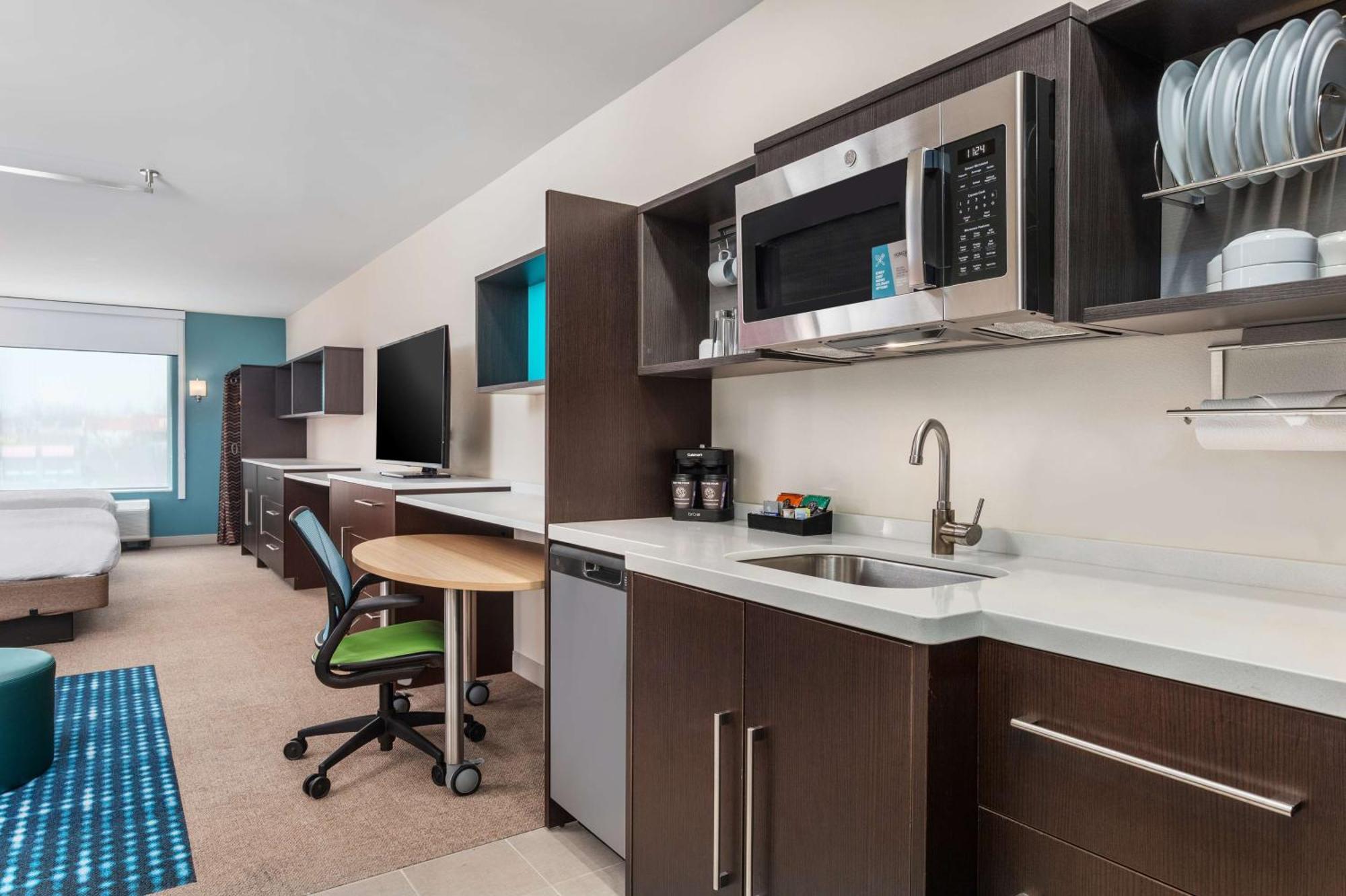 Home2 Suites By Hilton Cedar Rapids Westdale Exterior photo